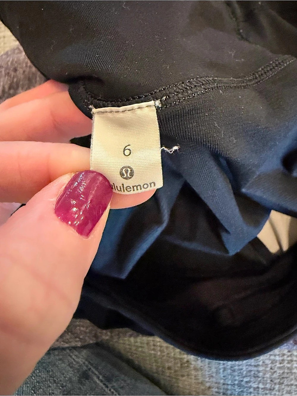 lululemon Track That Mid-Rise Short 4” Gray & Black Size 6 - Picture 4 of 4